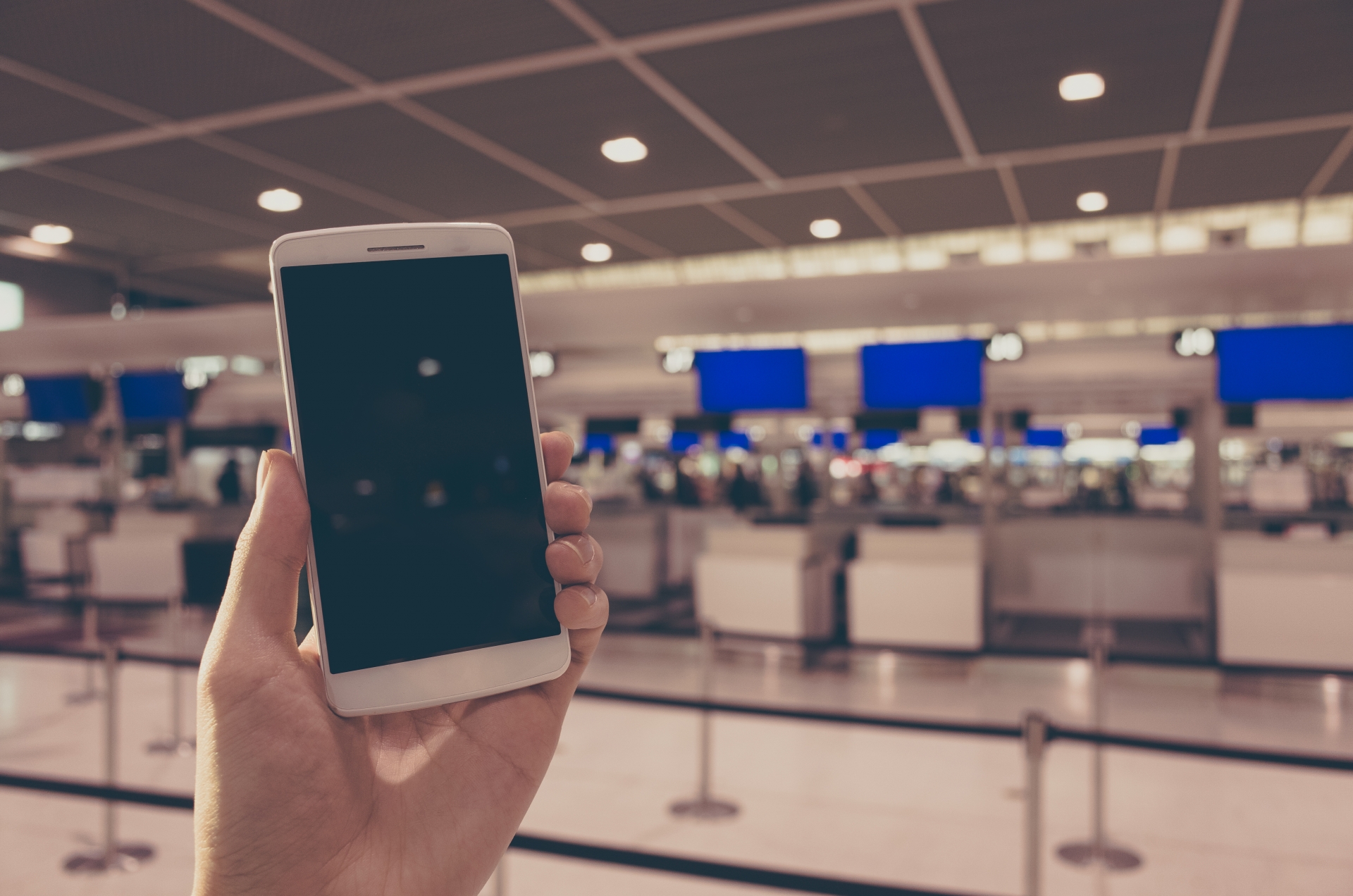 なぜモバイルバッテリーは、飛行機内への持込制限がされているのか？