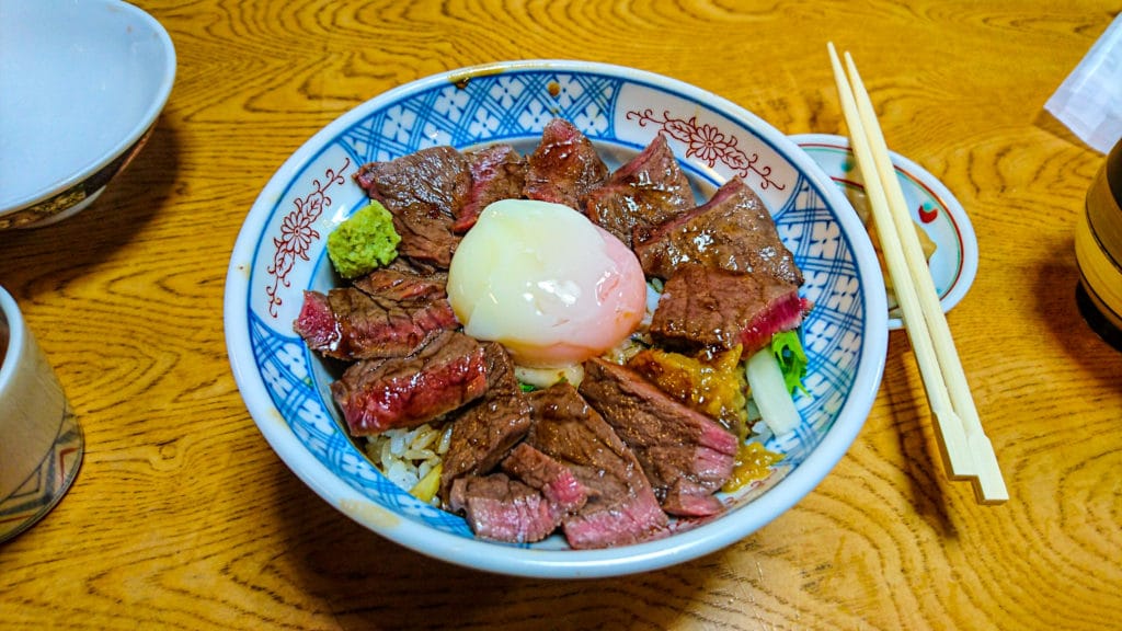 熊本 阿蘇のおすすめグルメ 人気のあか牛丼のお食事処 いまきん食堂