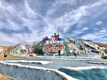 サルベーションマウンテンへの行き方、砂漠の中のカラフルな丘を求めて！！