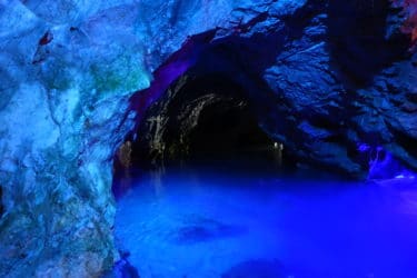 【大分観光】青に輝く洞窟、観光スポット『稲積水中鍾乳洞』
